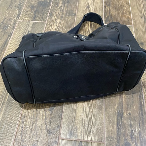 Burberry diaper bag. Black nylon with signature Burberry print inside - Picture 6 of 9